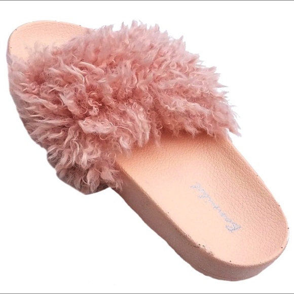 BLUSH FUZZY FAUX FUR NON-SLIP SLIDES - Picture 2 of 8
